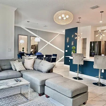 Luxury 4 Bedroom 3 Bath Pool Home 237